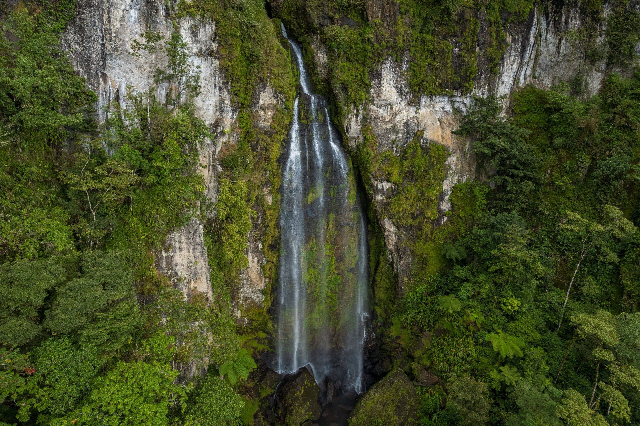 Peñas Blancas Massif